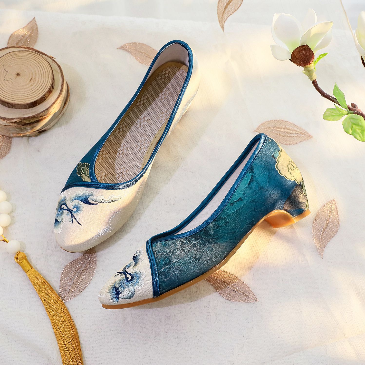 Size 35-40 Summer Old Beijing  - Dress Shoe Pointed recension och pris