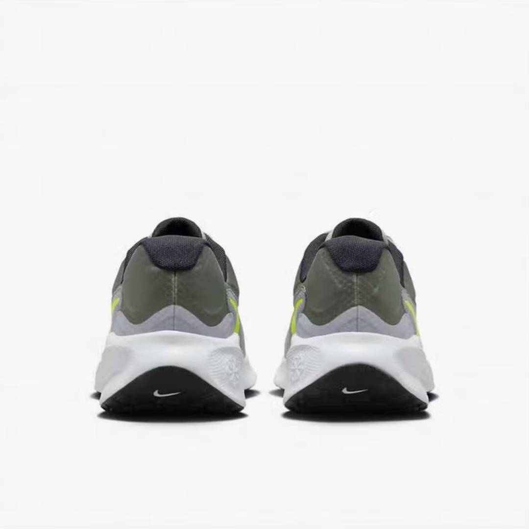 Nike's New Lightweight Soft-So - Men Shoes Must Have recension och pris