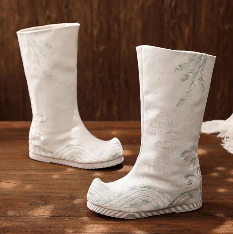 Chinese Hanfu Embroidered Boot - Men Shoes White Colour recension och pris