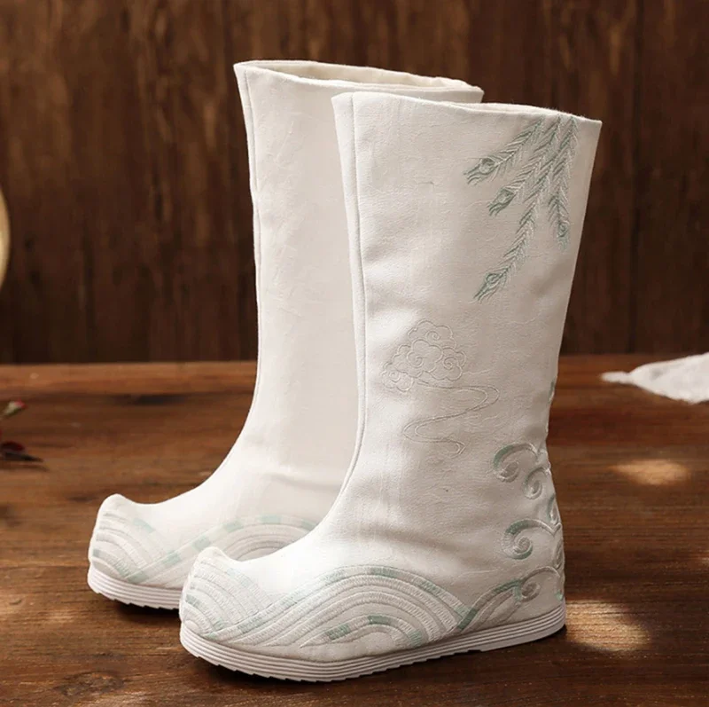Chinese Hanfu Embroidered Boot - Men Shoes White Colour recension och pris